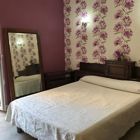 Hotel Au Picardy Nice Bagian luar foto