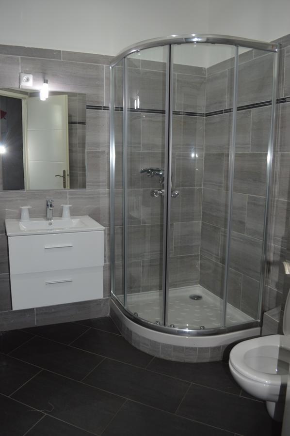Hotel Au Picardy Nice Bagian luar foto